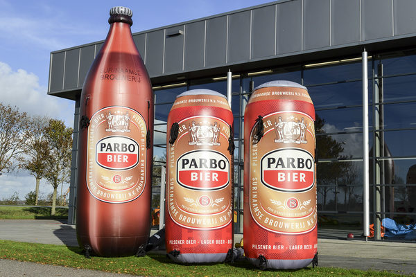 Encomende a ampliação do produto da lata de cerveja inflável Parbo. Compre ampliações de produtos infláveis ​​agora online em JB Insuflaveis Portugal