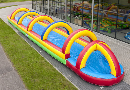 Espetacular escorregador de barriga padrão inflável de 18 metros de comprimento com uma pista extra larga para crianças. Compre escorregadores de barriga infláveis ​​agora online na JB Insuflaveis Portugal