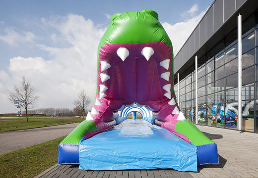 Encomende um escorregador de barriga inflável de 18 m de comprimento em um tema de crocodilo para crianças. Compre escorregadores de barriga infláveis ​​agora online na JB Insuflaveis Portugal