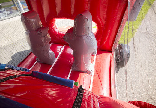 Encomende uma mini pista de obstáculo infláveis ​​para o corpo de bombeiros de 8 m com objetos 3D para crianças. Compre pistas de obstáculos infláveis ​​online agora na JB Insuflaveis Portugal