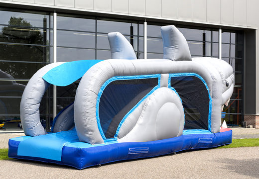 Encomende uma pista de obstáculo inflável mini-run tubarão 8m para crianças. Compre pistas de obstáculos infláveis ​​online agora na JB Insuflaveis Portugal
