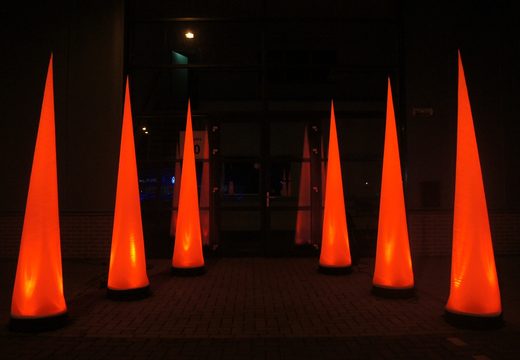 Encomende os airdancer leves de 2,5 m em forma de cone da JB Promotions Portugal. Disponível em versões padrão e em todas as formas e cores concebíveis
