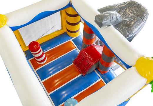 Compre um pequeno castelo insuflável multijogador com tema de tubarão e escorregador para crianças. Encomende castelos insufláveis online na JB Insufláveis Portugal