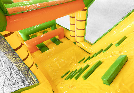Obtenha sua pista de obstáculo modular com tema de selva com objetos 3D correspondentes para crianças online. Compre pistas de obstáculos infláveis ​​na JB Insuflaveis Portugal