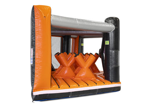 Encomende a pista de obstáculos X-Corner inflável modular gigante de 40 peças para crianças. Compre cursos de obstáculos infláveis ​​online agora na JB Insuflaveis Portugal