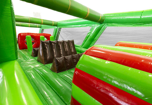 Pista de obstáculos de bambu mega inflável para jovens e idosos. Compre cursos de obstáculos infláveis ​​online agora na JB Insuflaveis Portugal
