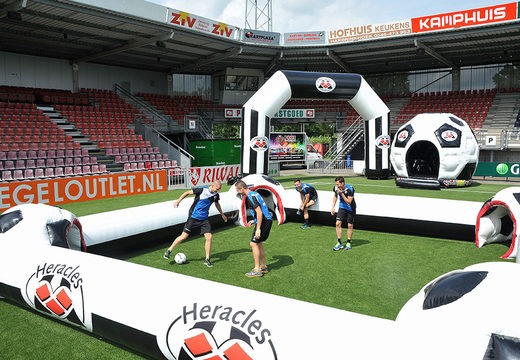 Encomende o embarque de futebol inflável Heracles para vários eventos. Compre pranchas de futebol agora online na JB Insuflaveis Portugal